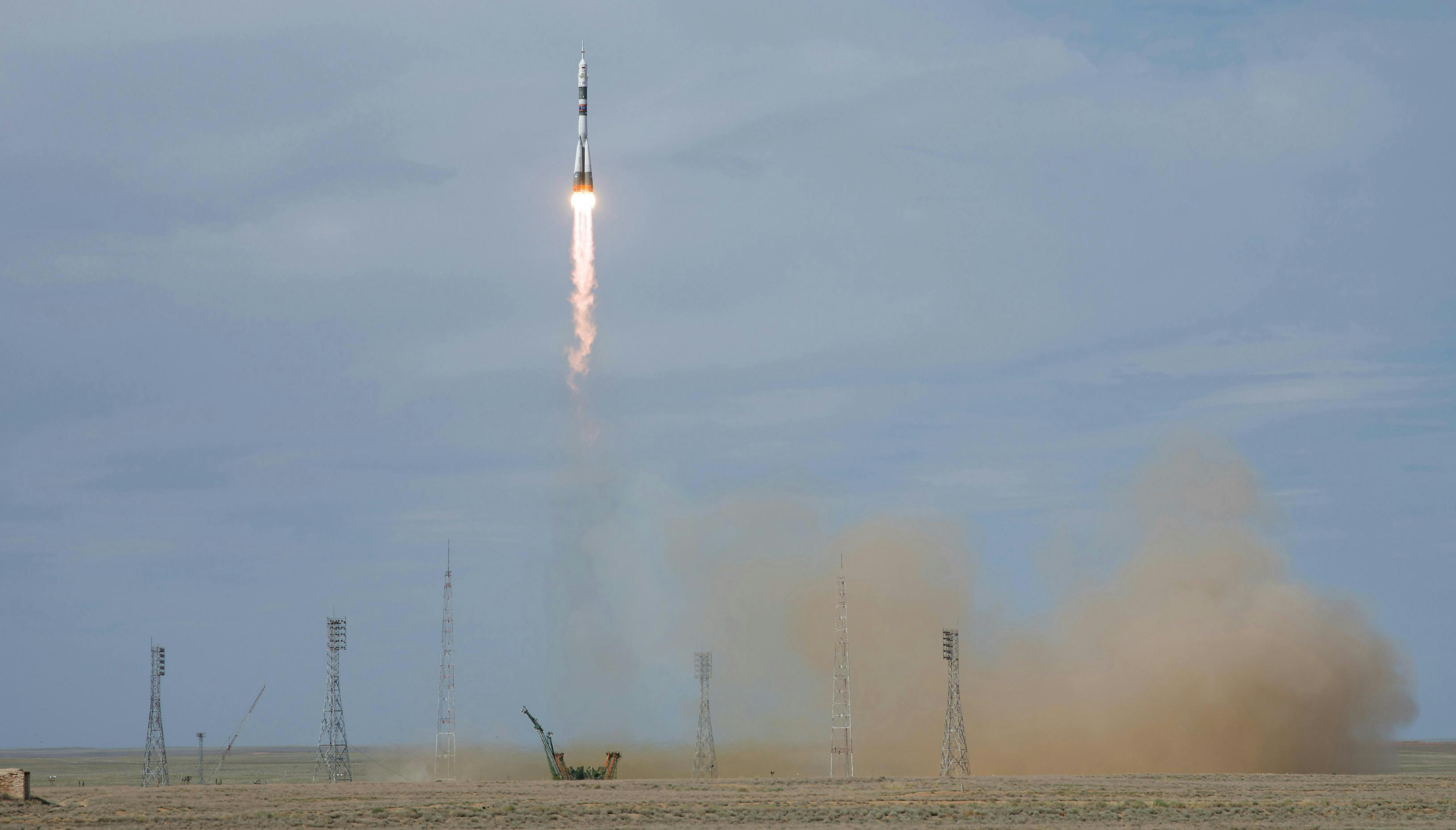 baikonur baikonur cosmodrome esa (european space agency) expedition 56 expedition 56 launch kaz kazakhstan roscosmos rocket vehicle transportation missile launch
